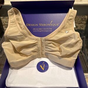 Design Veronique Lightweight Support Bra Size Small